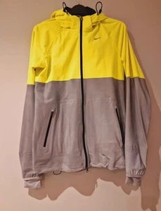 Nike Unisex Running Jacket, SIZE Small, Reflective And Day Glow - Picture 1 of 7