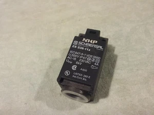 Schmersal Plastic Position Switch with Plunger S - ZS 236-11Z 230Vac 4A - Bild 1 von 4