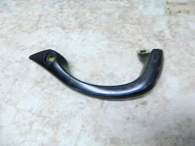 01 Kawasaki ZR 7 750 H ZR7 S ZR750 right rear back passenger grab handle - Imagem 1 de 2