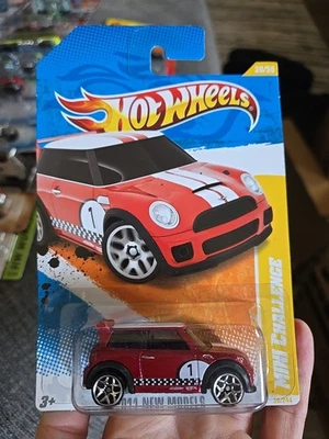 HOT WHEELS 2011 NEW MODELS MINI CHALLENGE RED - Image 1 of 4