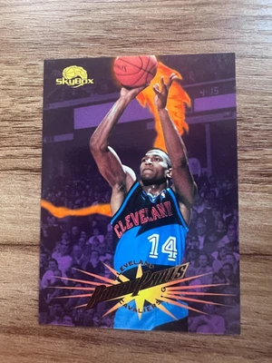 Bobby Phills 1995 - SkyBox Premium #163 - Cleveland Cavaliers Foto 1 de 2