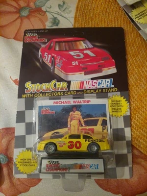 Michael Waltrip 1:64. 1990 Racing Champions Earnhardt Back. Карта неперфорированная. - Изображение 1 из 4