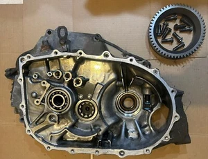 02-06 Honda CRV AWD MANUAL transmission clutch case Bellhousing + Transfer Gear - Picture 1 of 23
