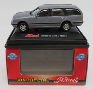 Die Cast Schuco Mercedes-benz MB e-Klasse Grigio Chiaro IN Metallo 1/72 IN Box # - Foto 1 di 8
