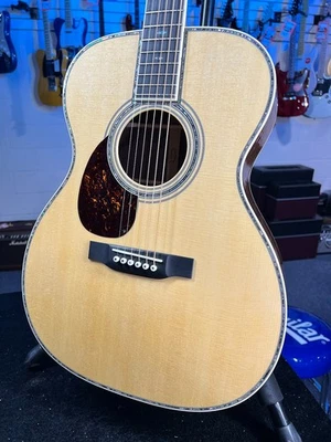 Guitarra acústica Martin OM-42 serie estándar para zurdos - (2025) 879 Foto 1 de 4