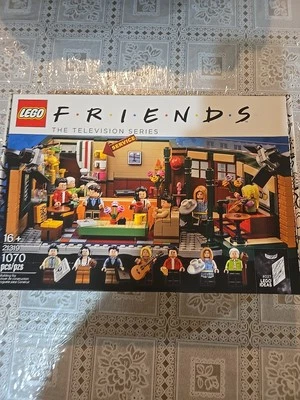 LEGO FRIENDS 21319  The Television Series Central Perk Retired Sealed  New  - Image 1 of 4