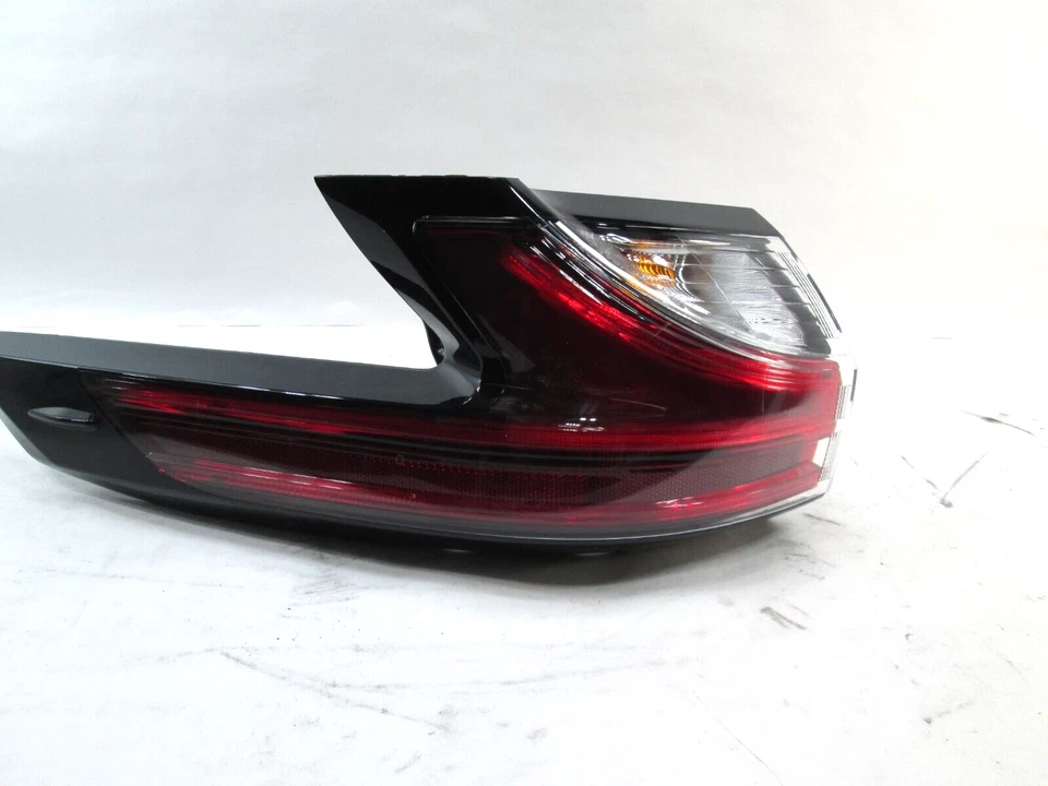 Depo - Tail Light Assembly - RH/Pass - Fits Toyota Sienna - 312-195HR-ACN Foto 1 de 4