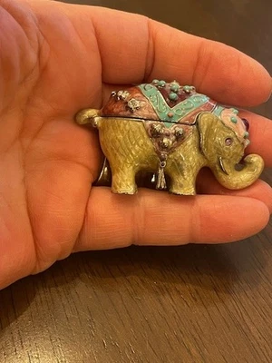 Tiny Monet enamel & jeweled Elephant trinket box lots of detail fancy little guy - Image 1 of 4
