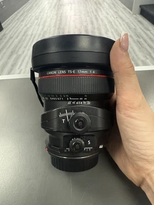 Canon TS-E 17mm F/4.0 L TS Lens - Image 1 of 4