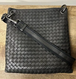 Authentic BOTTEGA VENETA Intrecciato Woven Black Leather Shoulder Bag Handbag - Picture 1 of 10