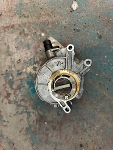 Vacuum Pump 8634120 BMW M5 F90 2017-2020 - Picture 1 of 3