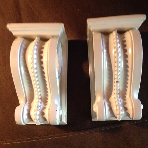2 VTG Distressed Looking Wooden Curtain Rod Holders Cover