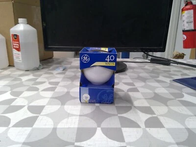GENERAL ELECTRIC LIGHT BULB - Image 1 of 3