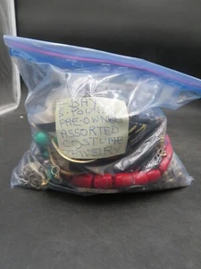 5lbs Assorted Costume Jewelry Lot - Necklaces, Bracelets, Earrings - Pre-Owned - Picture 1 of 11