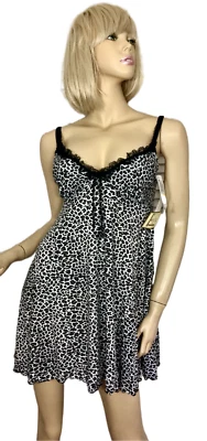NUEVO CON ETIQUETAS $65 Felina Camisón Corto MEDIANO Negro/Gris/Blanco Ligero Elástico Foto 1 de 4