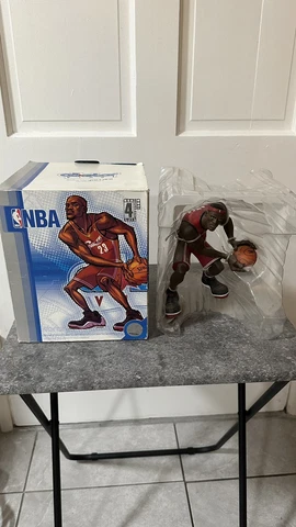 Upper Deck All Star Vinyl Lebron James Collector RED / Cavs Open Box Cover