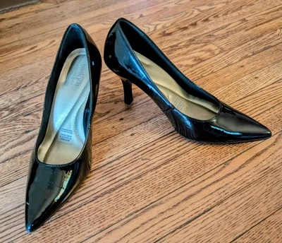 Tacones de aguja East 5th negros de charol sintético con punta talla 7 Foto 1 de 4