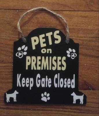 Letrero de perro colgante personalizado - divertido cuidado con la señal de advertencia de perro Diseña el tuyo propio Foto 1 de 4