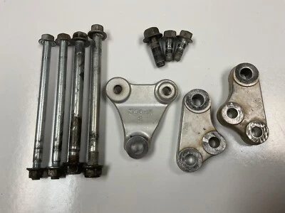 Soporte de pernos de placa de montaje del motor delantero 2005-2007 OEM SUZUKI RMZ450 RMZ450Z Foto 1 de 4