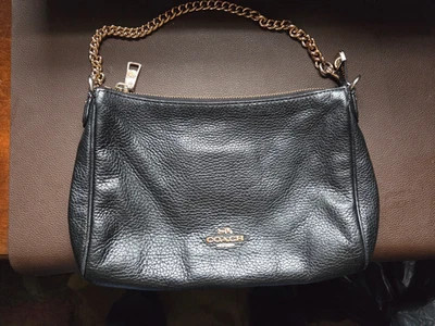 Coach Leather Clutch With Chain Handles. No Strap Foto 1 de 4