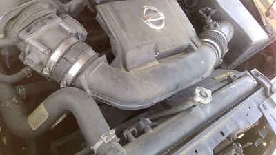 Cubierta del ventilador de refrigeración del radiador Nissan Pathfinder 2005-2007 carcasa de plástico fabricante original 4,0 l Foto 1 de 4