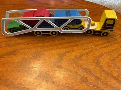 Camión de transporte automático de madera Playskool vintage con coches Foto 1 de 4