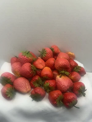 Lote De 30 Tamaños Mixtos Decoración Retro Mediados De Siglo Fresas Imitación Fruta Vintage Foto 1 de 4