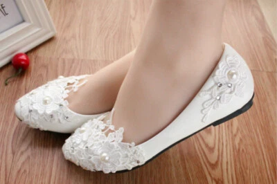 Sapatos femininos grávidas salto liso biqueira pontiaguda floral pérolas renda sapatos de noiva branco - Imagem 1 de 4