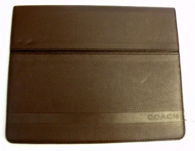 Nuevo con etiquetas Estuche para iPad Coach 62356 Camden Cuero Guijarro Marrón Caoba Foto 1 de 3