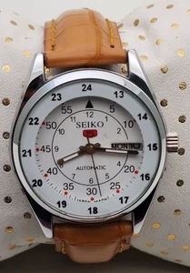 SEIKO 5 AUTOMATIC WHITE DIAL DAY/DATE VINTAGE MEN'S WRIST WATCH