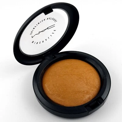 New! | MAC |  Mineralize Skinfinish Natural | Dark | 0.35 oz / 10g - Image 1 of 4