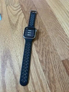 Apple Watch SE Cell 44mm Silver Aluminum MYEN2LL/A Bundle Replacement Band - Zdjęcie 1 z 9