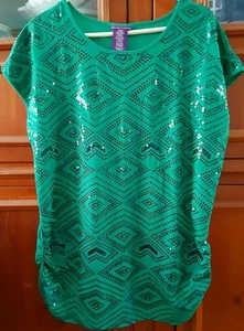 NEU BEVERLY DRIVE LANGER GRÜNER ÄRMELLOSER PULLOVER OBERTEIL MIT SCHWARZEN PAILLETTEN GRÖSSE 2X - Bild 1 von 3