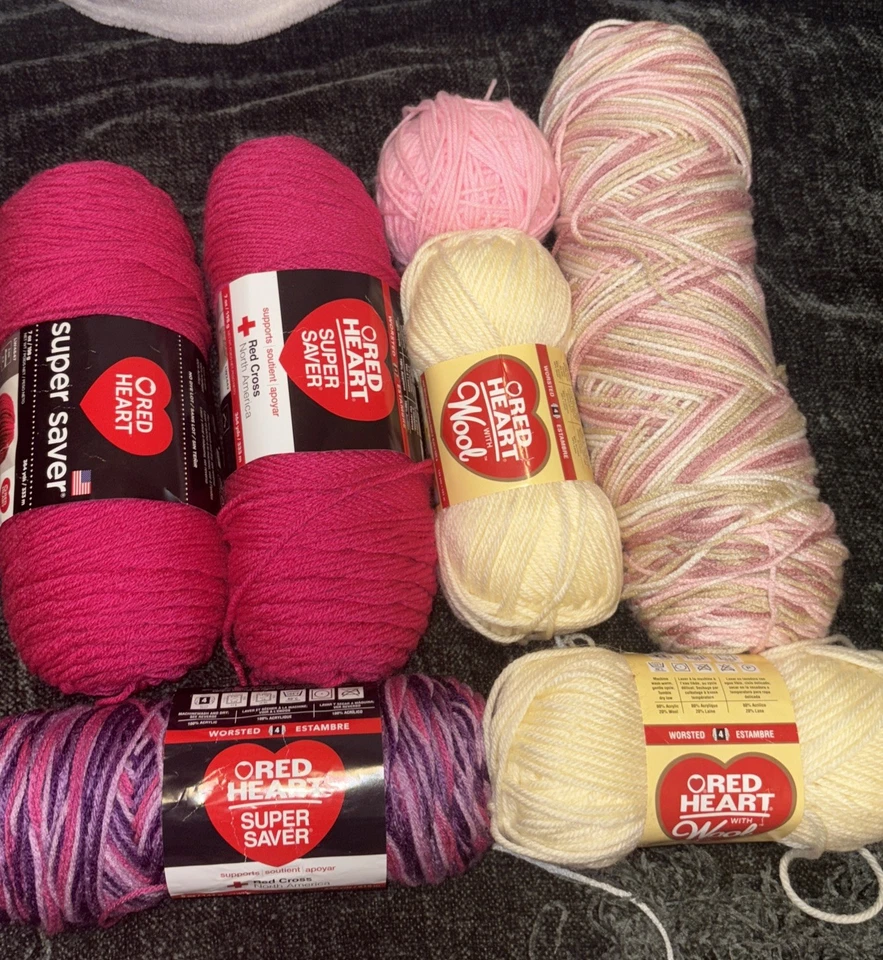 6 madejas de hilo, tonos de rosa y crema, además bola de rosa bebé usada, tejer Foto 1 de 1