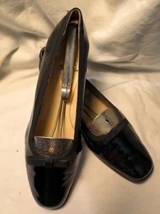 Lands End Black Patent Leather Slip on Low Heeled Pumps Sz. 11M Bow Accent - Picture 1 of 6