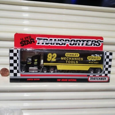 Matchbox #92 HUT STRICKLIN STANLEY 1992 FORD Cab CY109 Super Star Transporter  - Image 1 of 4