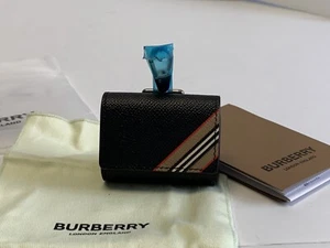 Auténtico estuche Burberry London England AirPod Pro de cuero lona negro* - Imagen 1 de 9