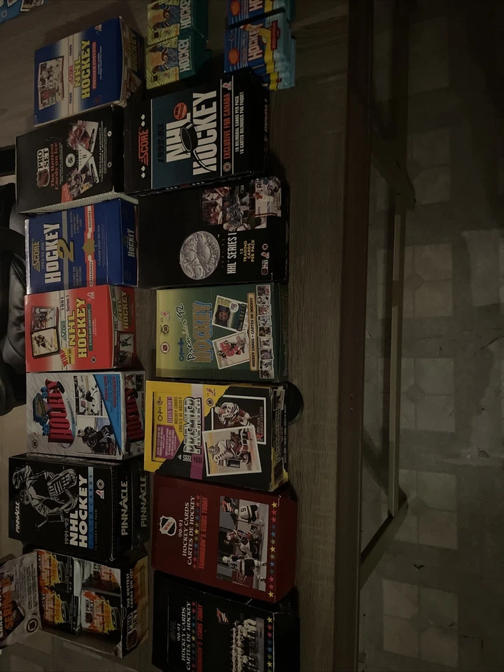 Sorpresa Misterio: ¡Lote de 8 tarjetas de hockey!🏒 🎉Era vintage de 1990 NHL++⛸️ Foto 1 de 1