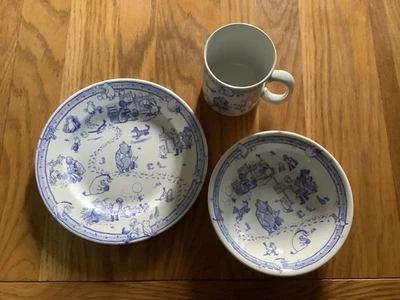 Spode Disney Classic Discovery Pooh 2003 Children's 3-Piece Set Plate, Bowl, Mug - Image 1 of 4