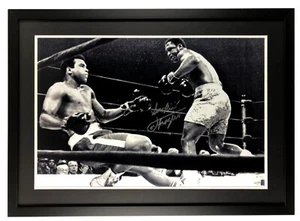 Joe Frazier Signed & Framed The Fight Of The Century 20x30 Photo "Smokin" (JSA) - Picture 1 of 6