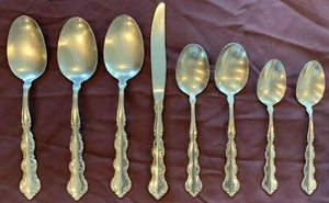 Cuchillo cucharas de té Oneida moderno barroco de acero inoxidable para servir cena 8 piezas - Imagen 1 de 4