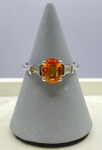 1.67 ct Yellowish orange Sapphire and Diamonds 18K white gold ring - Picture 1 of 10