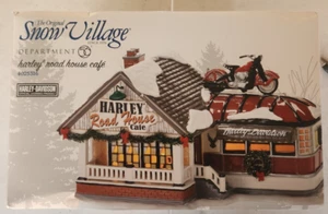 Department 56 Snow Village Harley Davidson Harley Road House Cafe 4023516 Neu in OVP - Bild 1 von 5