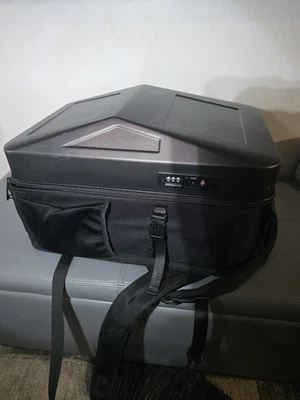 funda rígida cámara con divisores Foto 1 de 4