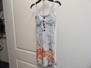 Vestido de sol para niñas junior de No Boundaries, talla (XS) 1, azul y blanco. - Imagen 1 de 6