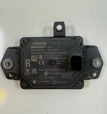 Sensor de radar de distância 2024 Toyota RAV4 Cruise Control 88210-0R040 OEM usado - Imagem 1 de 4