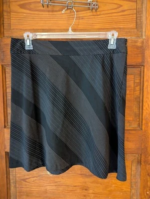 Black Striped Sz 10 Casual or Dress Knee Length Side Zip Flared Skirt OLD NAVY Foto 1 de 4