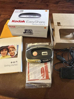 Kodak EasyShare Camera Dock II | Fits DX or CX 3000/4000 Cameras - Image 1 of 4