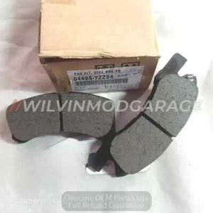 SET Genuine OEM Pair Front Disc Brake Pad Kit 04465-YZZS4 Fits Toyota Agya - Picture 1 of 3