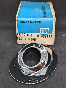 NOS 1966 1967 CADILLAC RIGHT SIDE WINDSHIELD WIPER BEZEL ESCUTCHEON 1482938 - Picture 1 of 5